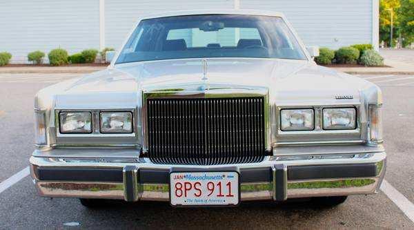 Used-1988-Lincoln-Town-Car