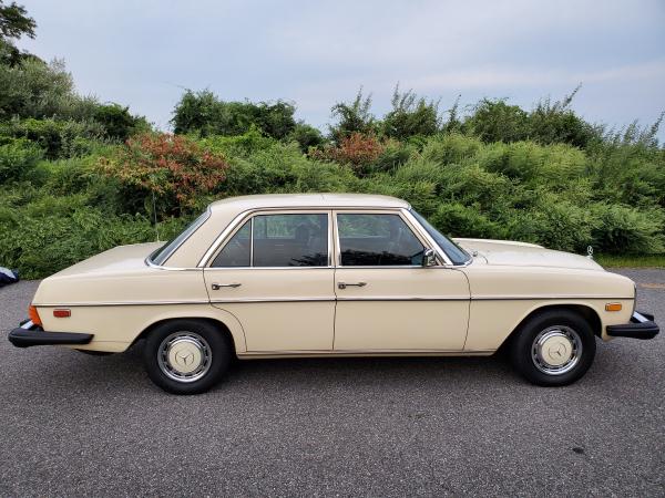 Used-1974-Mercedes-Benz-240D